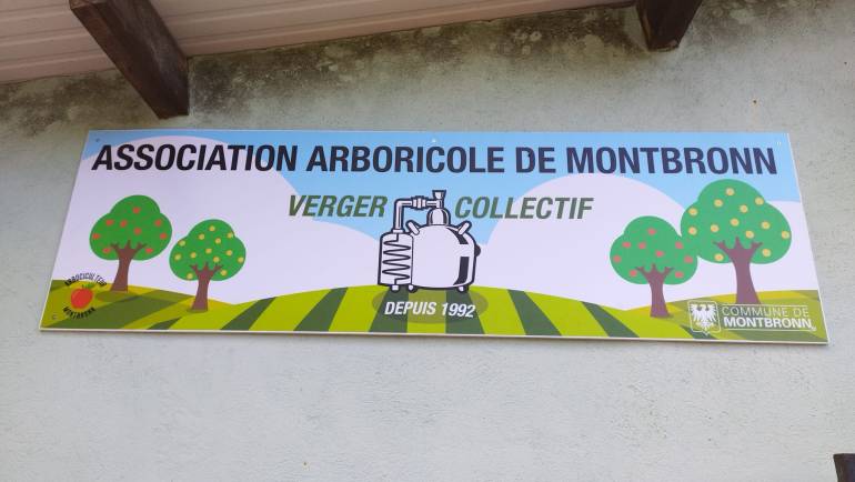 Installation des nouveaux visuels du verger